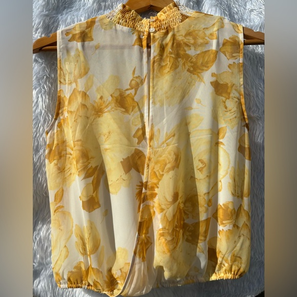 NWT EXPRESS Sheer Floral High Neck Blouse Peekaboo Back Built-in Cami Size Small - Picture 7 of 11